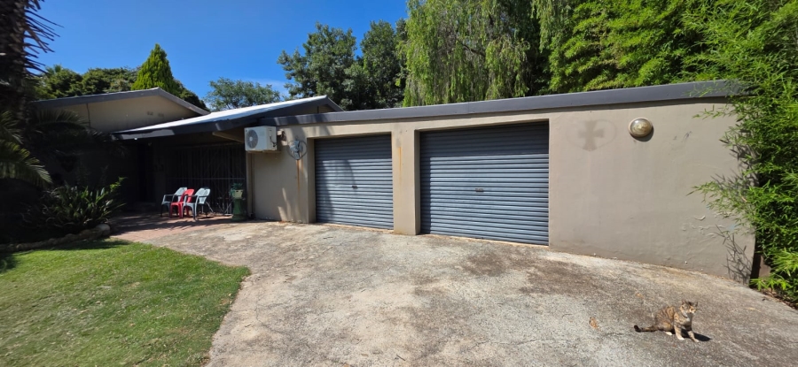 5 Bedroom Property for Sale in Songloed North West